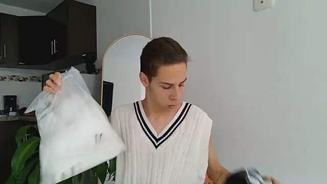 grey   27 online show from March 11, 9:26 pm