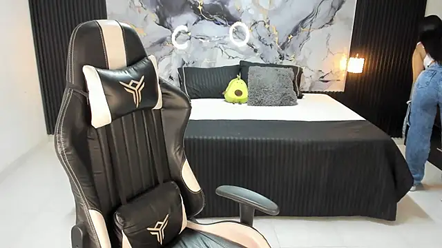 Ivy 16 online show from March 1, 12:01 pm