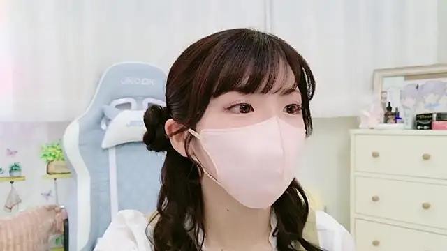 -minami- online show from October 2, 12:01 pm