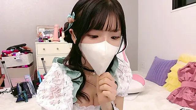 Snapshot of -minami- chatting on May 11, 12:00 pm -minami- online show from May 11, 12:00 pm