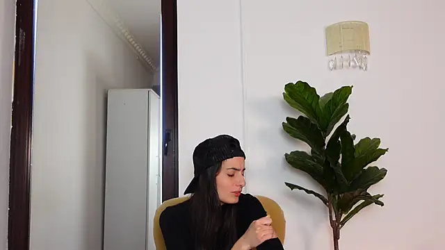 NinaCrystal1 online show from December 15, 8:18 am