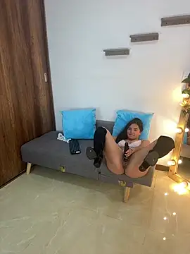 Snapshot of alexa_joonesofficial chatting on January 28, 12:47 am alexa joonesofficial online show from January 28, 12:47 am