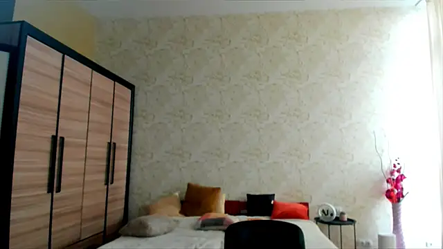 JulisSweet online show from February 7, 11:12 am