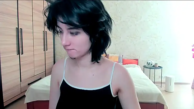 JulisSweet online show from February 13, 7:35 am