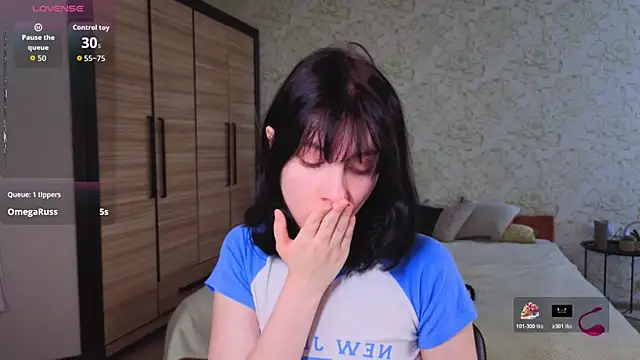 JulisSweet online show from October 24, 7:05 am