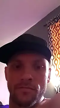 scrachnsniff online show from February 4, 8:38 pm