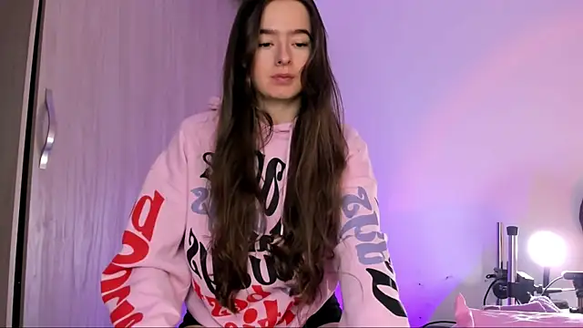 Snapshot of aalyce_syn chatting on November 27, 5:04 pm aalyce syn online show from November 27, 5:04 pm