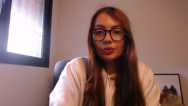 lalawhitte online show from April 23, 12:29 pm