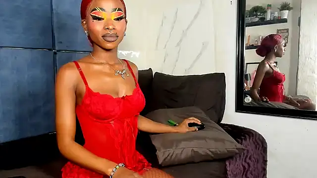 Snapshot of Ebonydollxx chatting on April 28, 7:52 pm Ebonydollxx online show from April 28, 7:52 pm