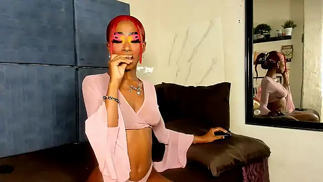 Snapshot of Ebonydollxx chatting on April 29, 8:26 pm Ebonydollxx online show from April 29, 8:26 pm
