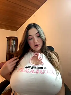 Kamilla Loop online show from September 18, 8:44 pm