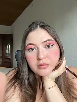 Snapshot of Kamilla_Loop chatting on May 24, 4:56 pm Kamilla Loop online show from May 24, 4:56 pm