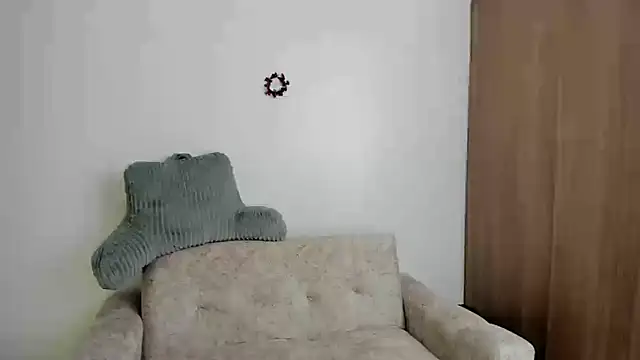 Snapshot of alexandra_fiore chatting on December 9, 1:51 am alexandra fiore online show from December 9, 1:51 am