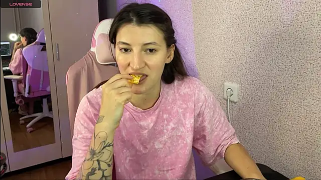 Snapshot of Katrin__kiss chatting on January 23, 8:35 pm Katrin  kiss online show from January 23, 8:35 pm