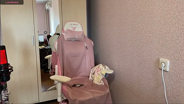 Snapshot of Katrin__kiss chatting on January 29, 1:07 pm Katrin  kiss online show from January 29, 1:07 pm