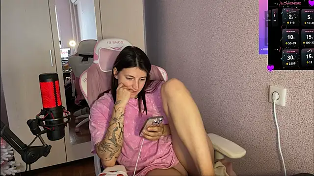 Snapshot of Katrin__kiss chatting on January 31, 12:40 pm Katrin  kiss online show from January 31, 12:40 pm