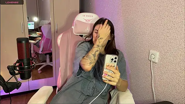 Snapshot of Katrin__kiss chatting on February 2, 8:30 pm Katrin  kiss online show from February 2, 8:30 pm