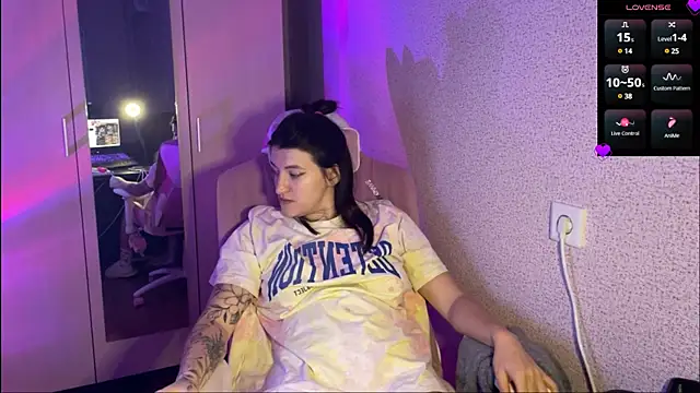 Snapshot of Katrin__kiss chatting on February 10, 8:10 pm Katrin  kiss online show from February 10, 8:10 pm