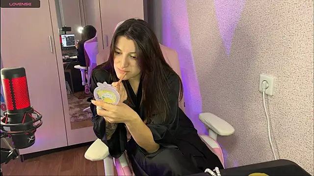 Snapshot of Katrin__kiss chatting on February 14, 7:44 pm Katrin  kiss online show from February 14, 7:44 pm