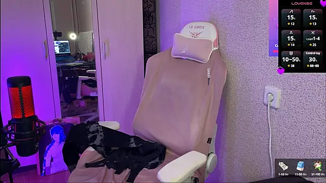 Snapshot of Katrin__kiss chatting on February 25, 4:00 pm Katrin  kiss online show from February 25, 4:00 pm