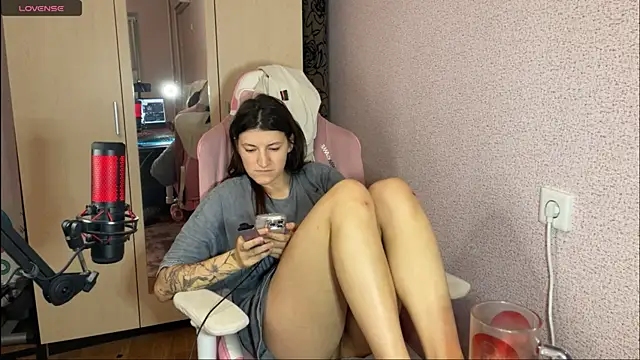 Snapshot of Katrin__kiss chatting on March 10, 4:35 pm Katrin  kiss online show from March 10, 4:35 pm