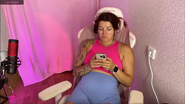 Snapshot of Katrin__kiss chatting on September 24, 9:12 am Katrin  kiss online show from September 24, 9:12 am