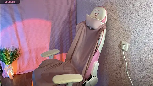 Snapshot of Katrin__kiss chatting on October 1, 7:31 pm Katrin  kiss online show from October 1, 7:31 pm