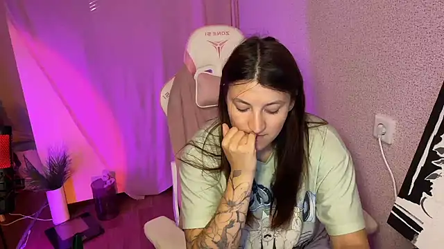 Snapshot of Katrin__kiss chatting on October 25, 2:13 pm Katrin  kiss online show from October 25, 2:13 pm