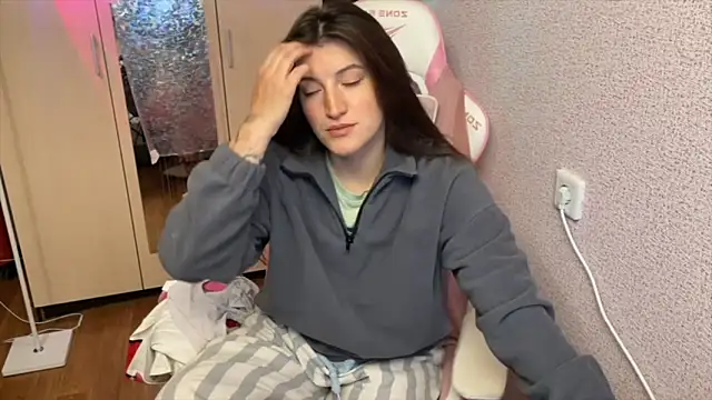 Katrin  kiss online show from April 24, 4:31 pm