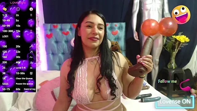 Snapshot of Cristal_cherry chatting on February 18, 1:10 am Cristal cherry online show from February 18, 1:10 am