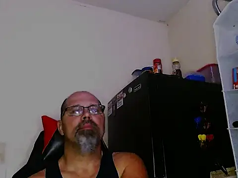 KrazyLegz online show from December 11, 2:19 am