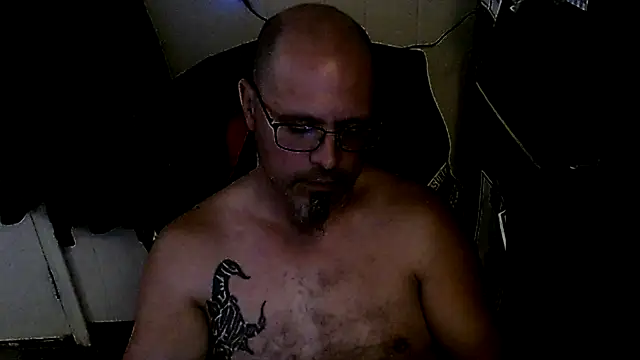 KrazyLegz online show from October 26, 5:41 pm