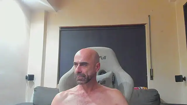 Snapshot of Bicopflirt chatting on September 13, 1:05 am Bicopflirt online show from September 13, 1:05 am