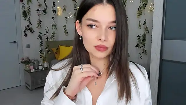 ContinentOfTranquility online show from November 6, 1:06 am