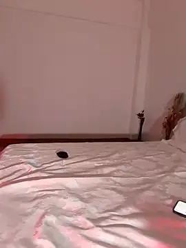 ReiyaRey online show from April 14, 10:05 pm