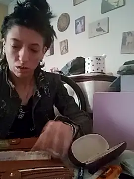 Snapshot of gala2 chatting on February 18, 5:31 pm gala2 online show from February 18, 5:31 pm