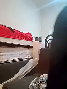 Snapshot of gala2 chatting on February 26, 11:04 pm gala2 online show from February 26, 11:04 pm