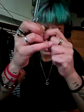 Snapshot of gala2 chatting on October 14, 9:43 am gala2 online show from October 14, 9:43 am