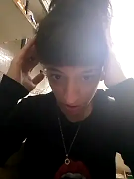 Snapshot of gala2 chatting on October 27, 11:31 pm gala2 online show from October 27, 11:31 pm