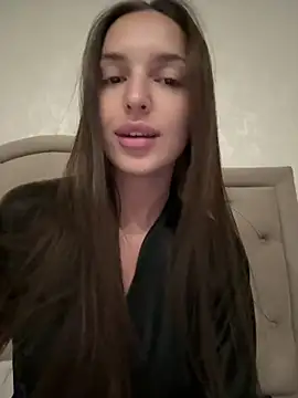 Snapshot of BellaHalles chatting on March 4, 8:27 pm BellaHalles online show from March 4, 8:27 pm