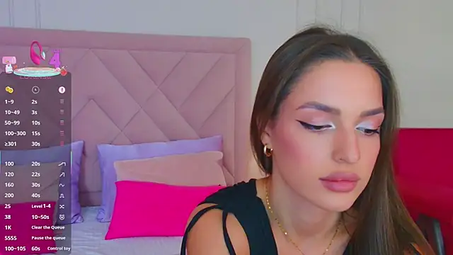 Snapshot of BellaHalles chatting on March 6, 8:52 am BellaHalles online show from March 6, 8:52 am