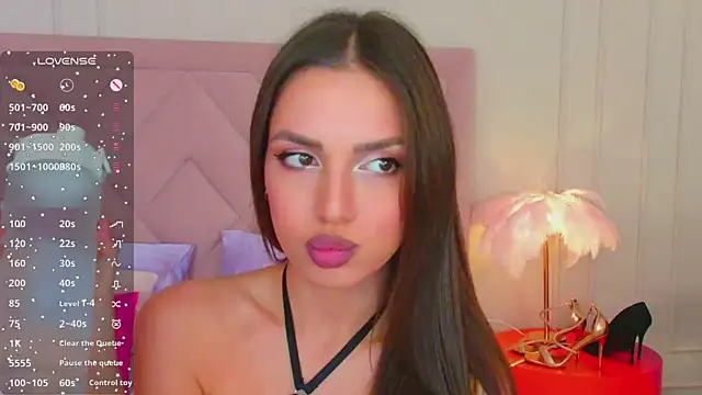 Snapshot of BellaHalles chatting on March 11, 8:52 am BellaHalles online show from March 11, 8:52 am