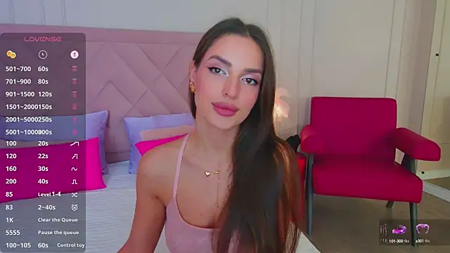 Snapshot of BellaHalles chatting on March 18, 9:20 am BellaHalles online show from March 18, 9:20 am