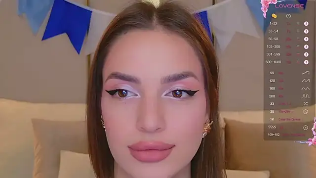 Snapshot of BellaHalles chatting on October 1, 6:08 am BellaHalles online show from October 1, 6:08 am