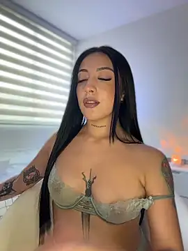 keilelewis online show from April 21, 5:28 pm