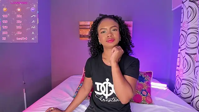 EmmaSmith06 online show from September 18, 5:15 pm