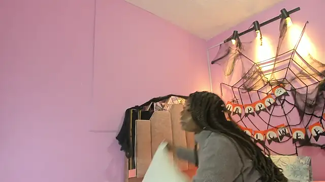 LoveQueen2 online show from November 1, 11:45 am