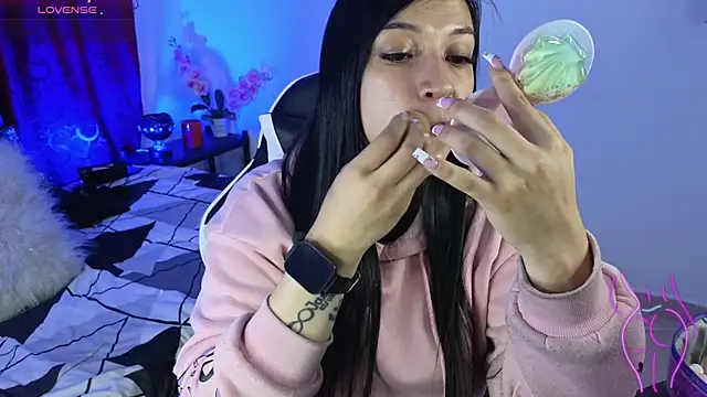 Majuu   online show from November 29, 12:41 pm