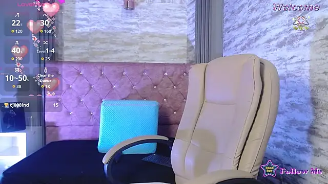 Snapshot of Danielaa_a chatting on July 21, 12:35 am Danielaa a online show from July 21, 12:35 am