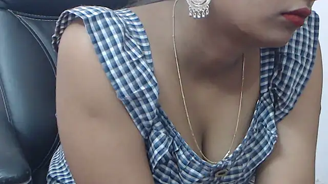 Snapshot of wildbabes chatting on February 2, 2:17 am wildbabes online show from February 2, 2:17 am